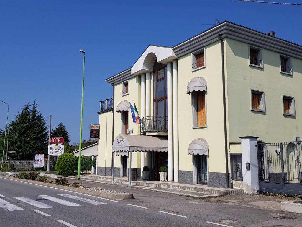 intera palazzina in vendita a Fara Olivana con Sola