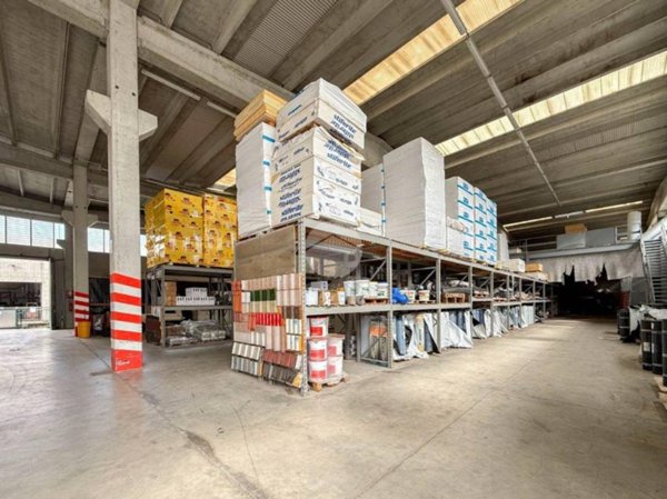 negozio in vendita a Fara Olivana con Sola