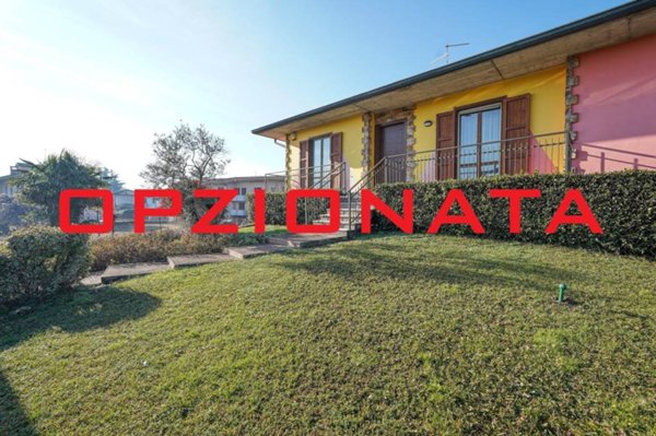 casa indipendente in vendita a Fara Olivana con Sola in zona Sola