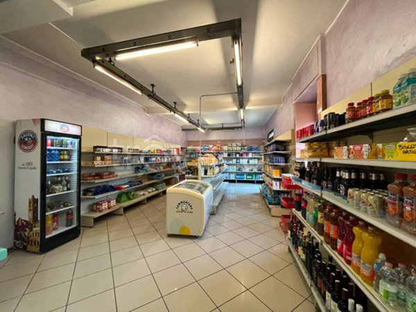 negozio in vendita a Fara Olivana con Sola in zona Sola