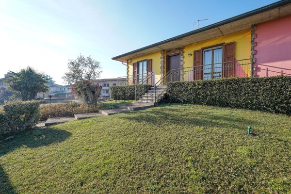 casa indipendente in vendita a Fara Olivana con Sola