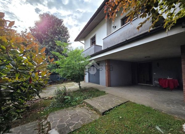 casa indipendente in vendita a Fara Olivana con Sola in zona Sola