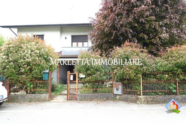 casa indipendente in vendita a Fara Olivana con Sola in zona Sola