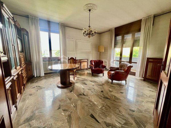 casa indipendente in vendita a Fara Olivana con Sola in zona Sola