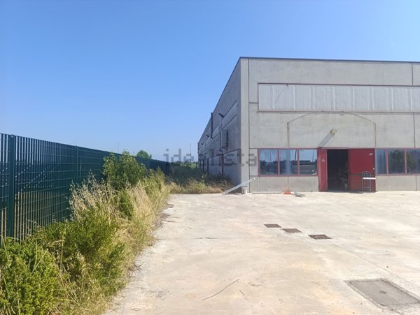 locale di sgombero in vendita a Fara Olivana con Sola in zona Sola