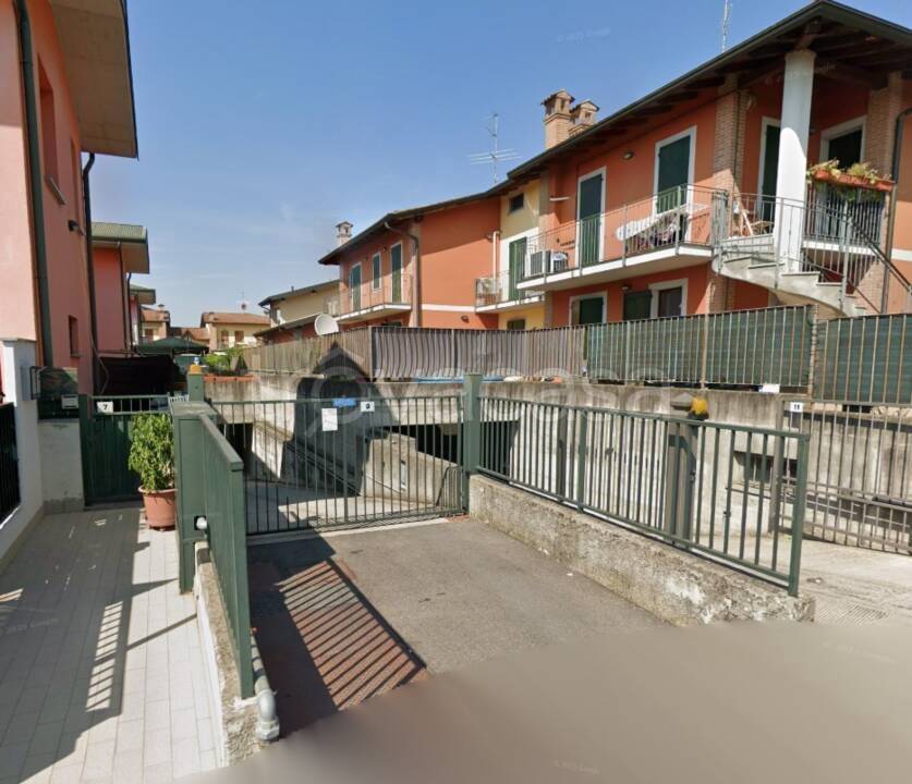 appartamento in vendita a Fara Olivana con Sola in zona Sola