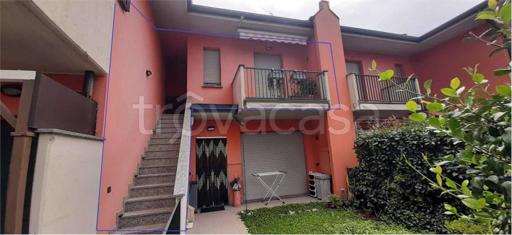 appartamento in vendita a Fara Olivana con Sola in zona Sola