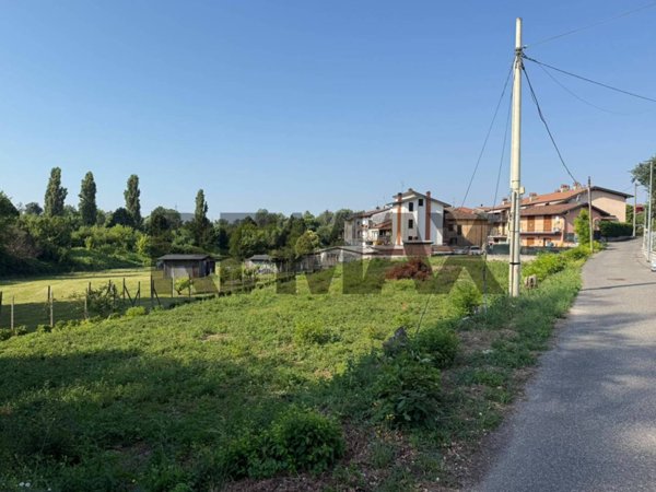 terreno edificabile in vendita a Filago