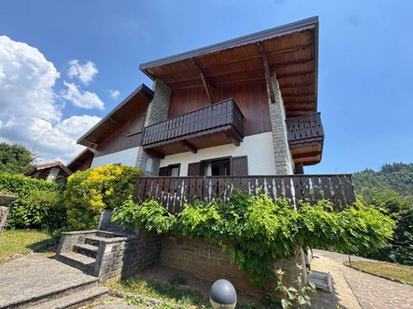 casa indipendente in vendita a Fino del Monte