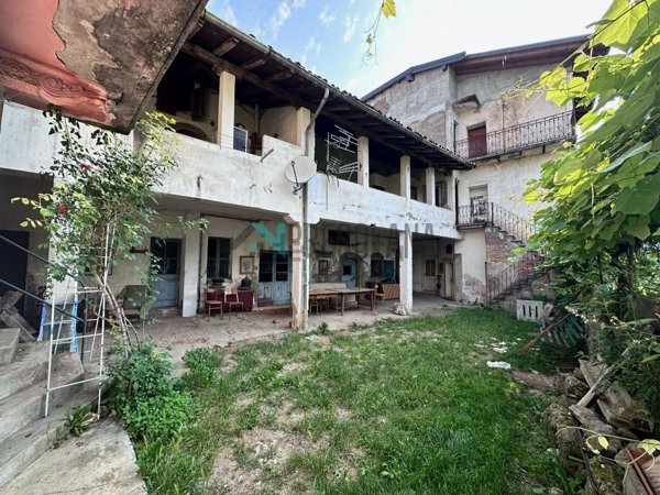 casale in vendita a Fino del Monte