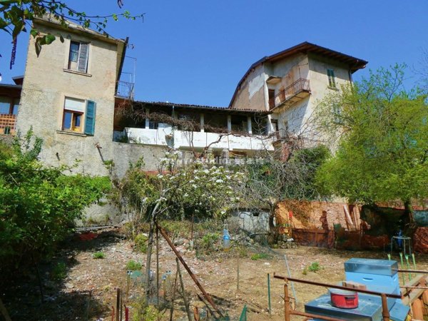 casa indipendente in vendita a Fino del Monte