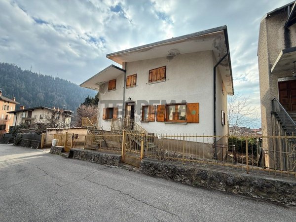 casa indipendente in vendita a Fino del Monte