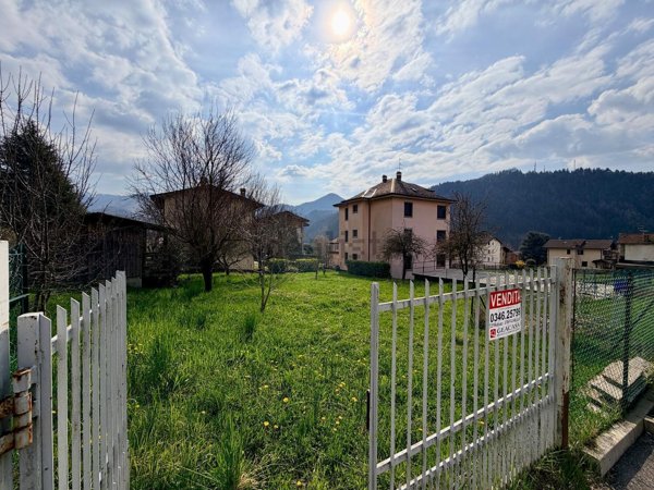 terreno edificabile in vendita a Fino del Monte