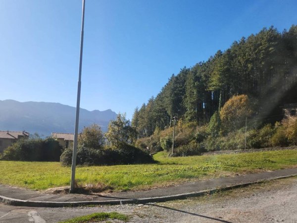 terreno edificabile in vendita a Fino del Monte