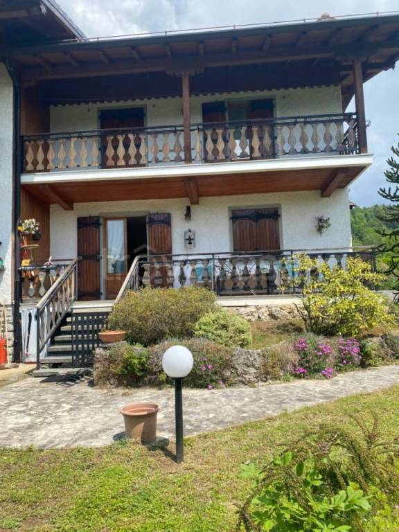 casa indipendente in vendita a Fino del Monte