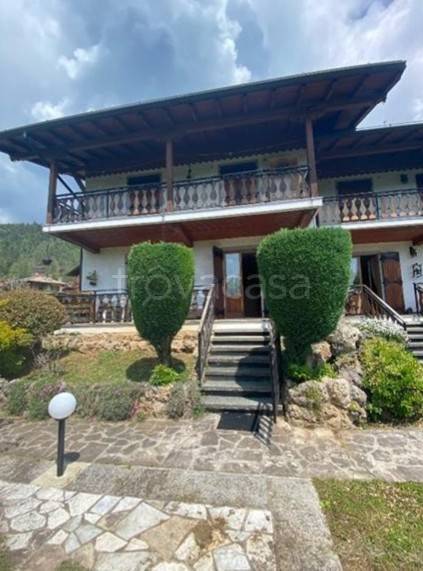 casa indipendente in vendita a Fino del Monte