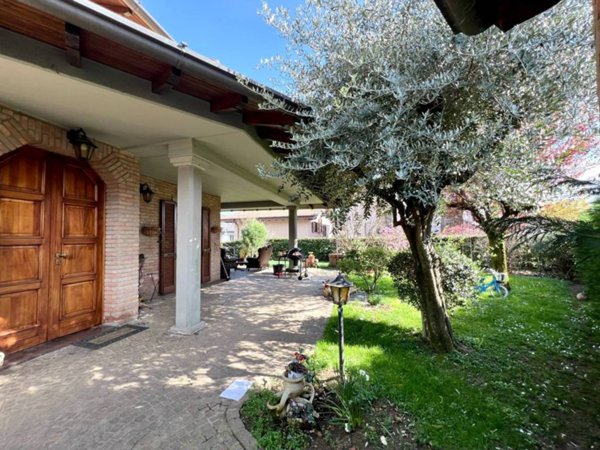 casa indipendente in vendita a Fiorano al Serio in zona San Fermo