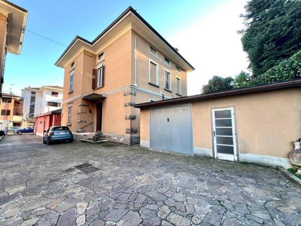 casa indipendente in vendita a Fiorano al Serio