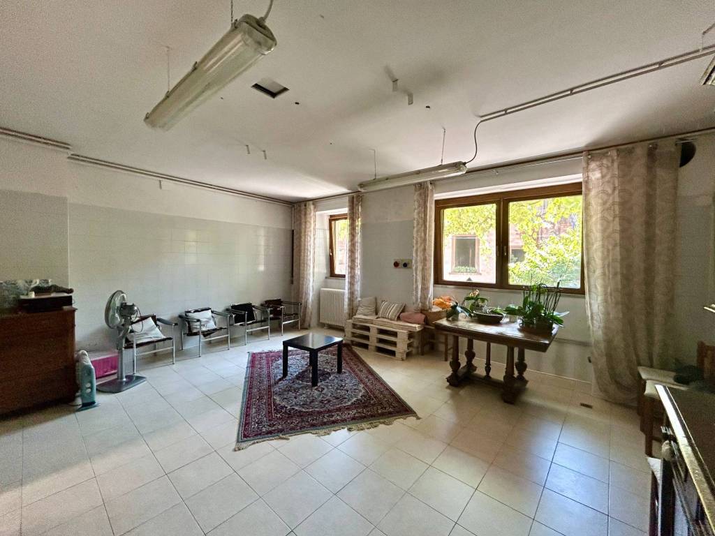 negozio in vendita a Fiorano al Serio