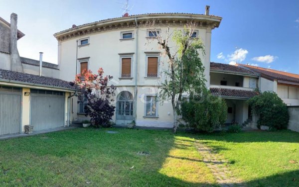 casa indipendente in vendita a Fontanella