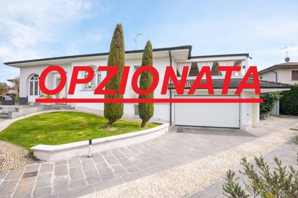 casa indipendente in vendita a Fontanella