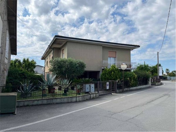 casa indipendente in vendita a Fontanella