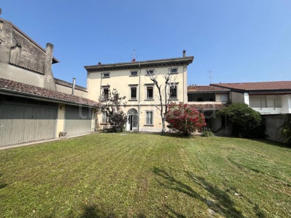 casa indipendente in vendita a Fontanella