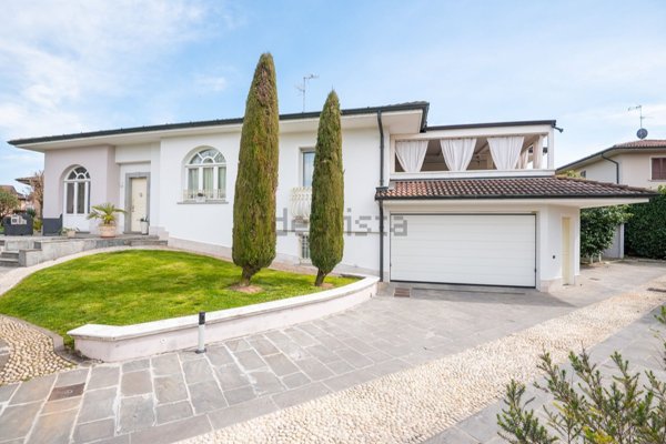 casa indipendente in vendita a Fontanella