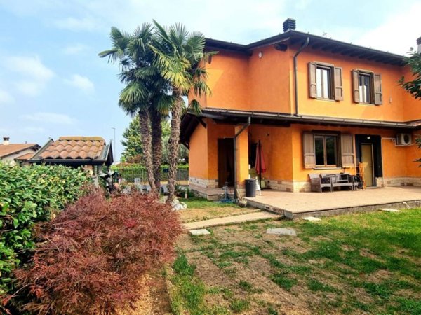 casa indipendente in vendita a Fontanella
