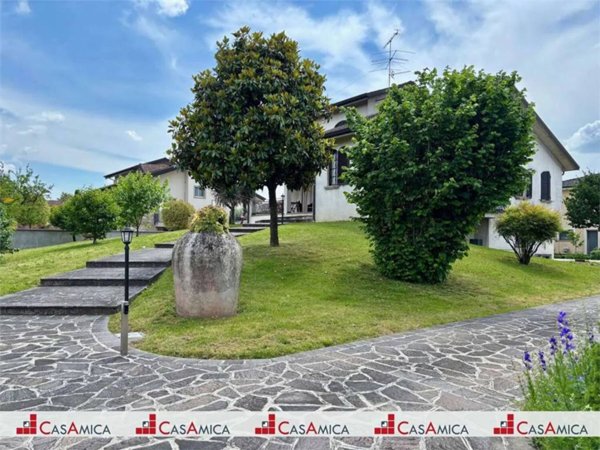 casa indipendente in vendita a Fontanella