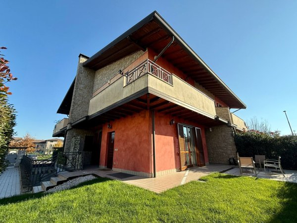 casa indipendente in vendita a Fontanella