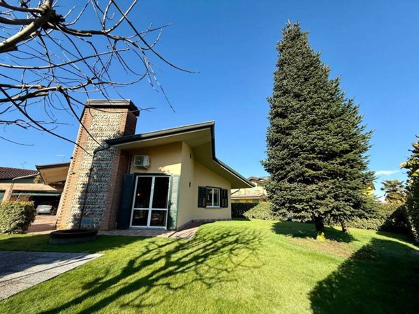 casa indipendente in vendita a Fontanella