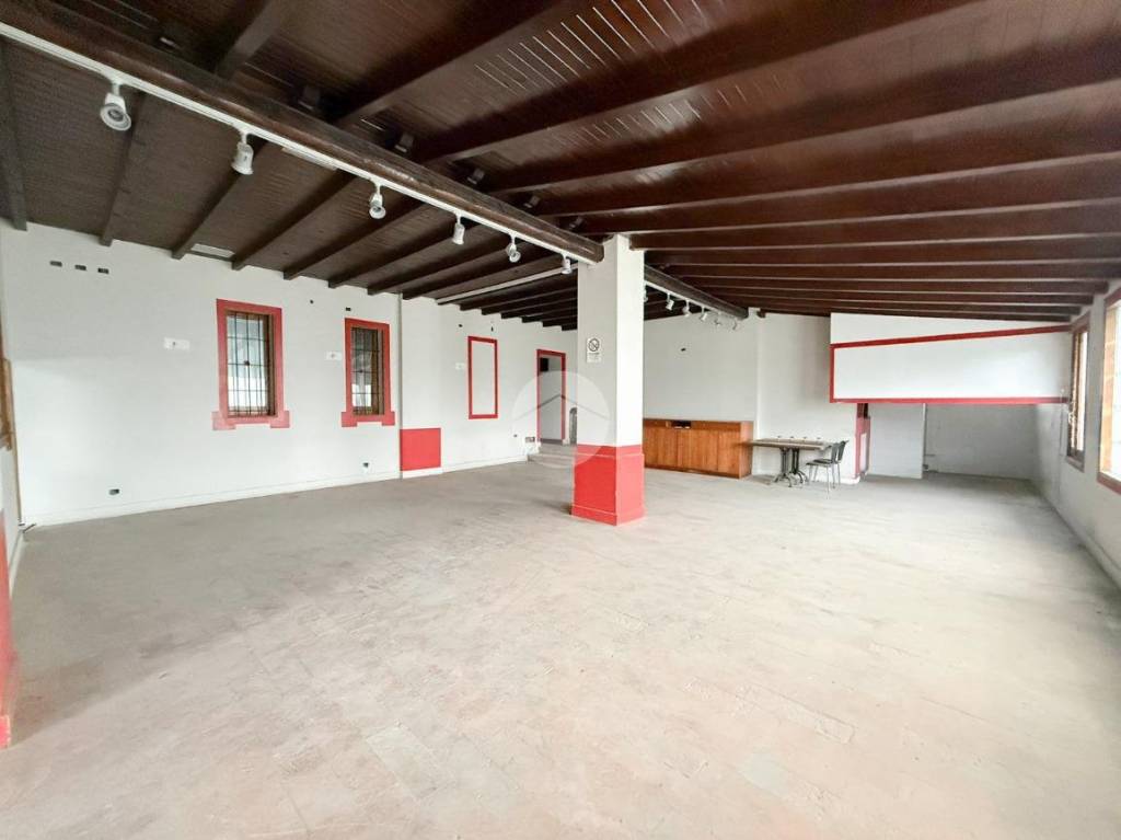 negozio in vendita a Fontanella