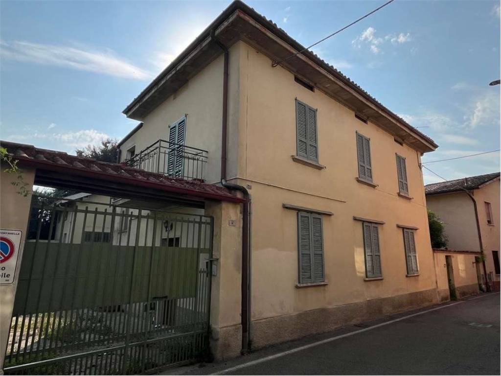 intera palazzina in vendita a Fontanella