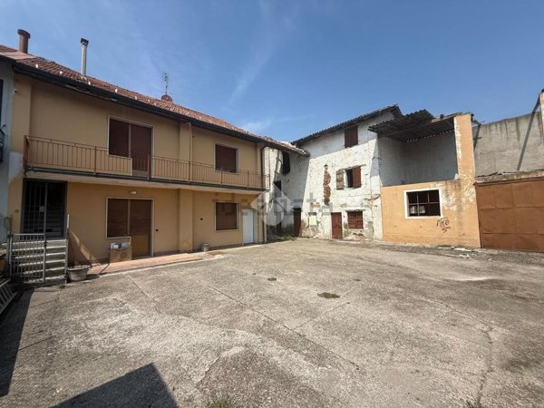 casa indipendente in vendita a Fontanella