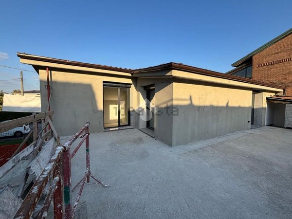 casa indipendente in vendita a Fontanella
