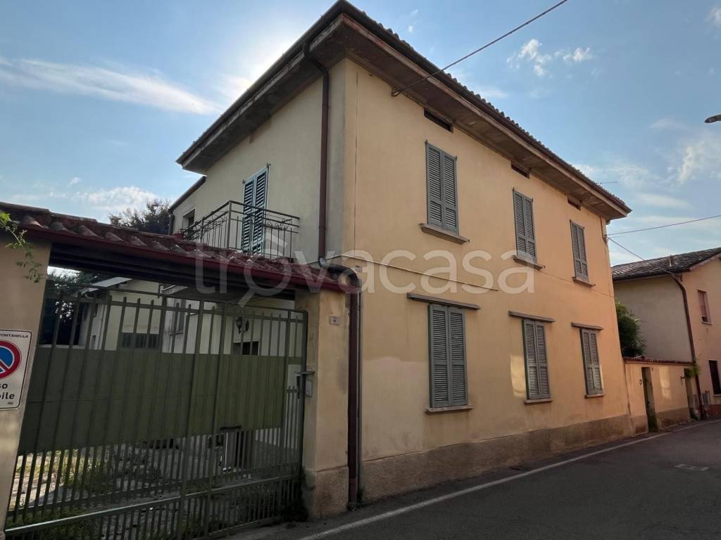 casa indipendente in vendita a Fontanella