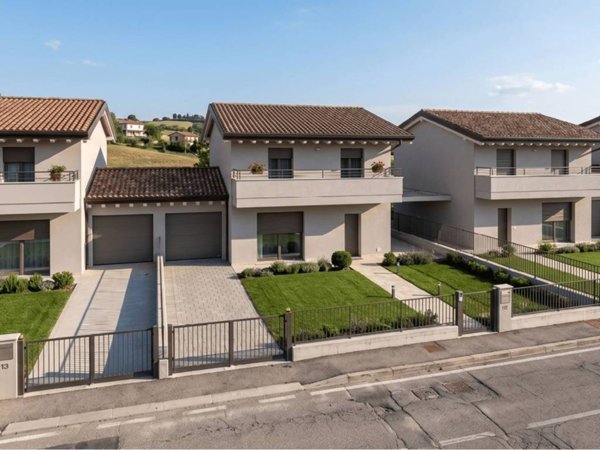 casa indipendente in vendita a Fontanella
