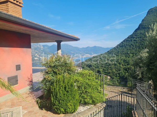 casa indipendente in vendita a Fonteno