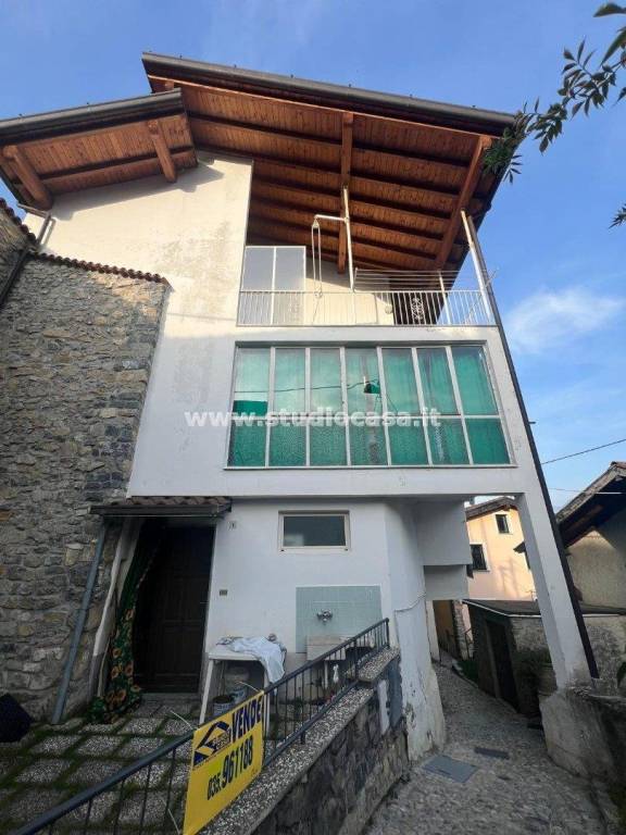 casa indipendente in vendita a Fonteno
