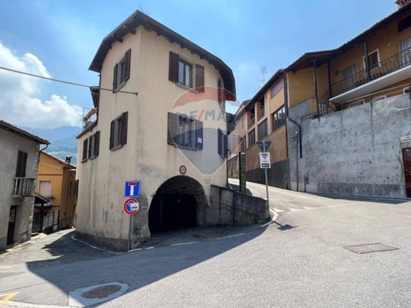 casa indipendente in vendita a Fonteno