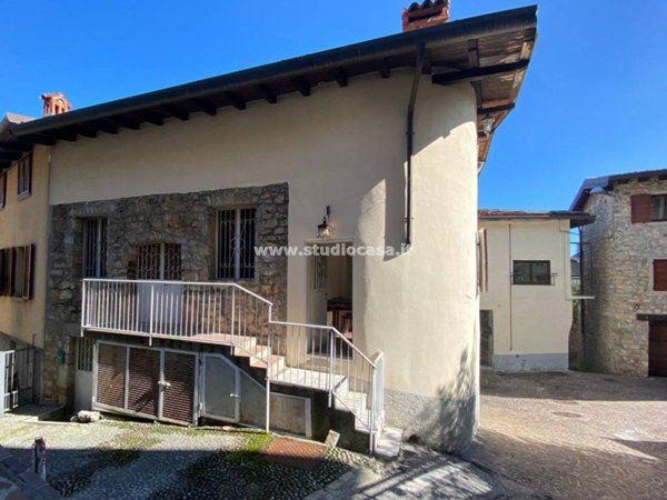 casa indipendente in vendita a Fonteno