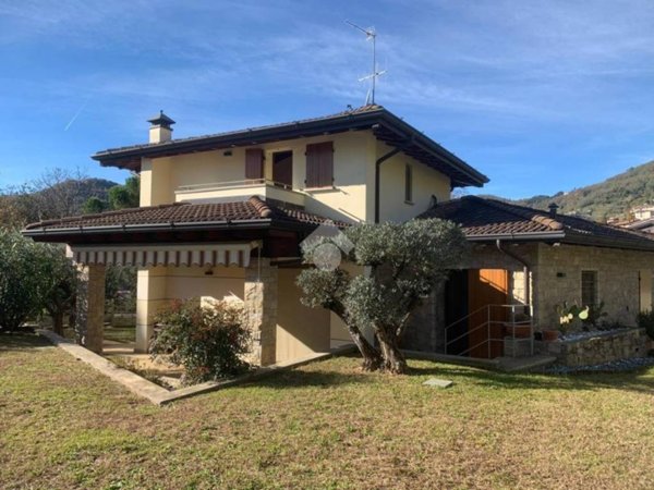 casa indipendente in vendita a Foresto Sparso