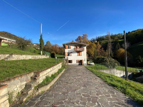 casa indipendente in vendita a Foresto Sparso in zona Chiesa