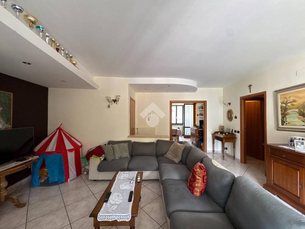 appartamento in vendita a Foresto Sparso in zona Chiesa