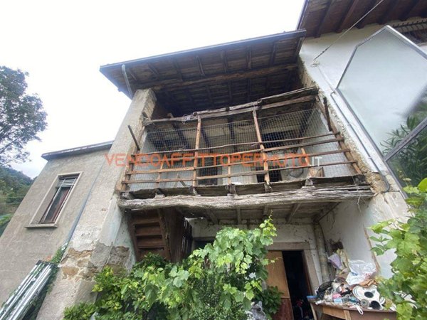 casa indipendente in vendita a Foresto Sparso in zona Gafforelli