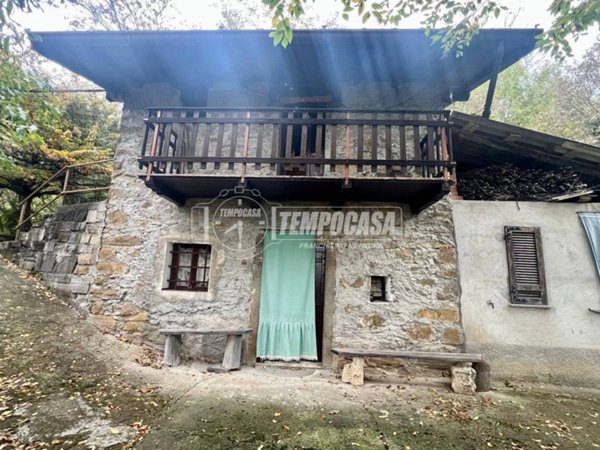 casa indipendente in vendita a Foresto Sparso in zona Chiesa