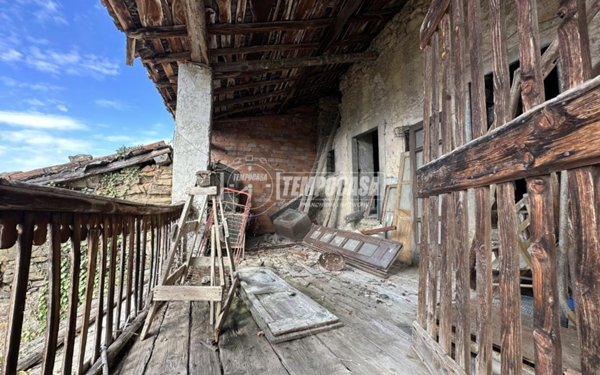 casale in vendita a Foresto Sparso