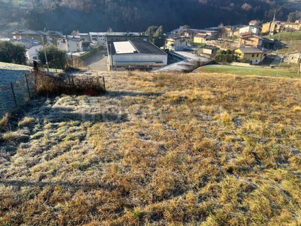 negozio in vendita a Foresto Sparso in zona Chiesa