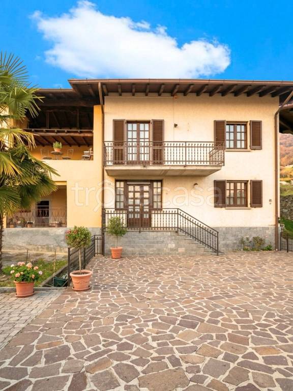 casa indipendente in vendita a Foresto Sparso in zona Chiesa